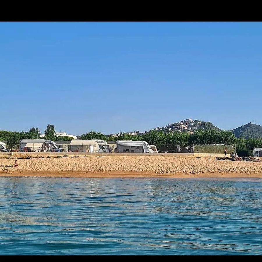 Camping El Pinar Platja Santa Susanna Eksteriør bilde